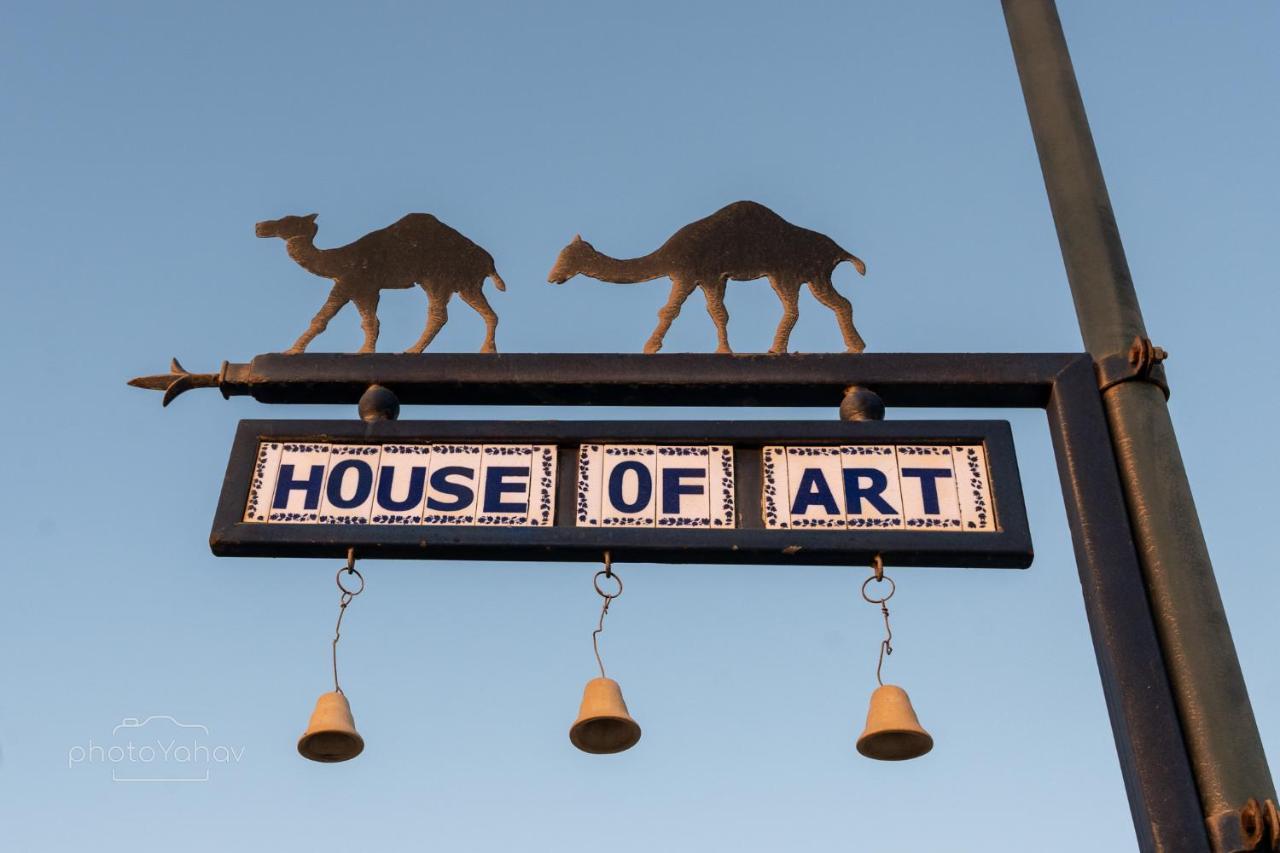 House Of Art Hotel Arad Exterior photo