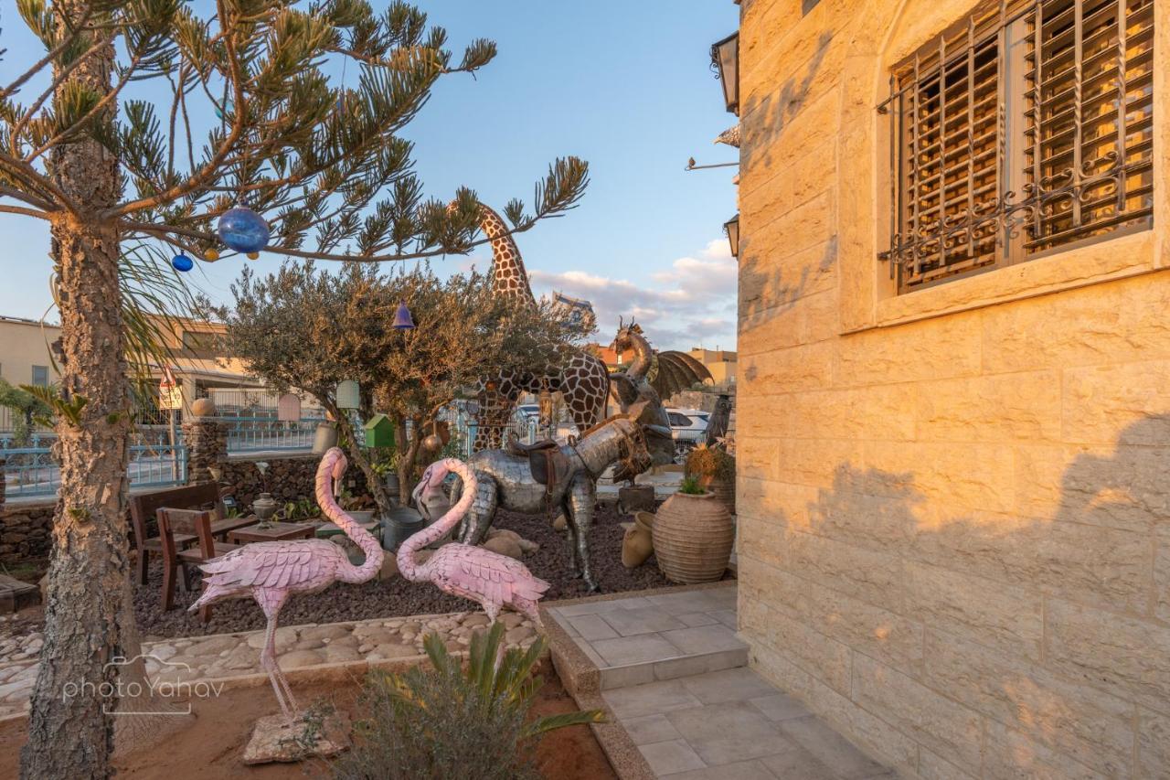 House Of Art Hotel Arad Exterior photo